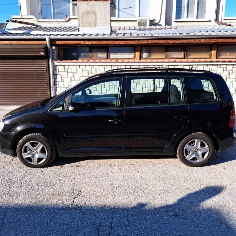 VW Touran 2.0 TDI DSG, снимка 6 - Автомобили и джипове - 47018424