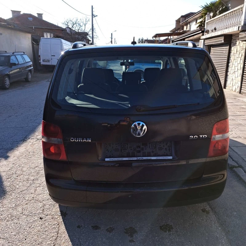 VW Touran 2.0 TDI DSG, снимка 7 - Автомобили и джипове - 47018424