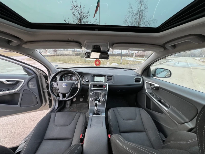 Volvo V60 2.0D D4-181hp, снимка 14 - Автомобили и джипове - 50643546