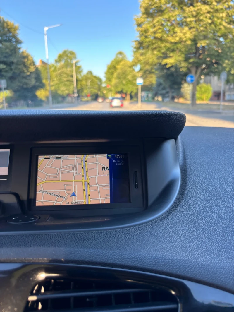 Renault Grand scenic, снимка 17 - Автомобили и джипове - 52306125