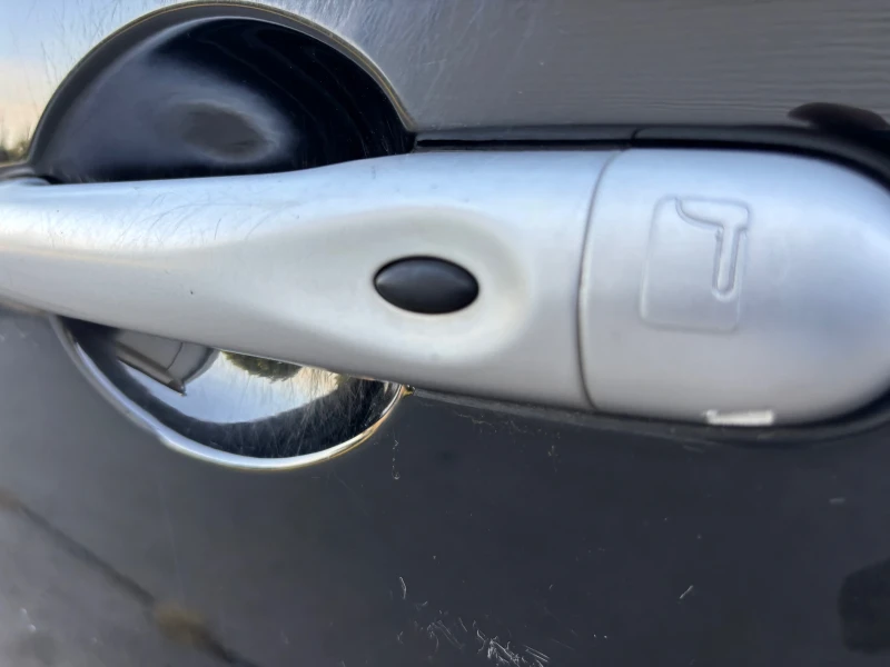 Renault Grand scenic, снимка 16 - Автомобили и джипове - 52306125