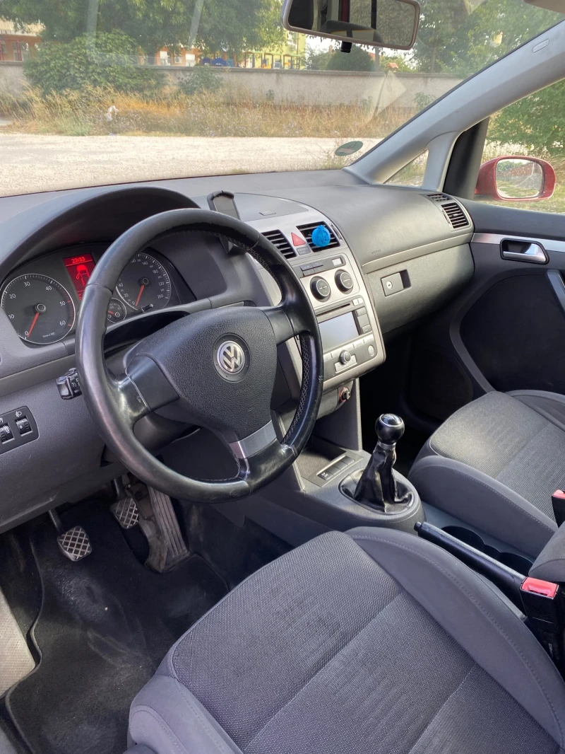 VW Touran, снимка 7 - Автомобили и джипове - 52645845