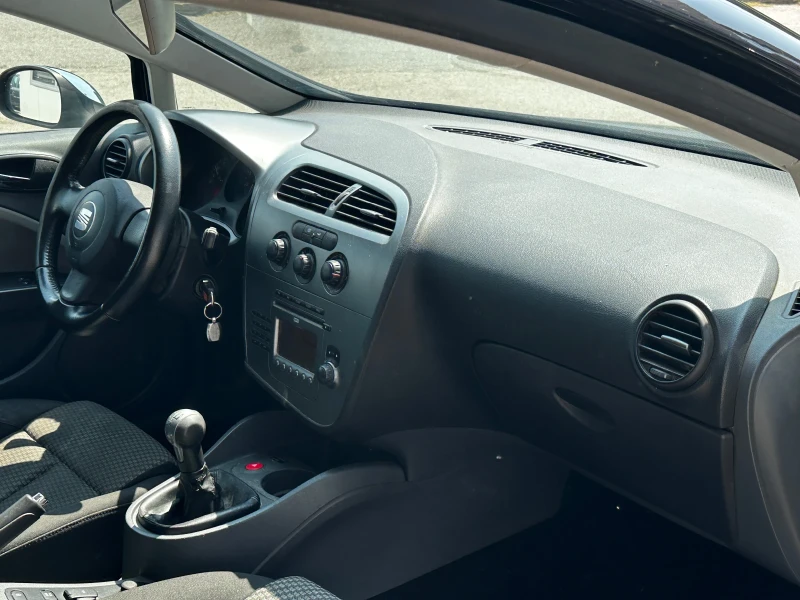 Seat Leon 1.4i/ КЛИМА, снимка 9 - Автомобили и джипове - 51890733