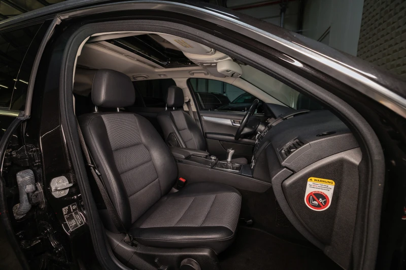 Mercedes-Benz C 180 T* KOMPRESSOR* AVANTGARDE* ПОДГРЕВ* ПАНОРАМА, снимка 10 - Автомобили и джипове - 52815791