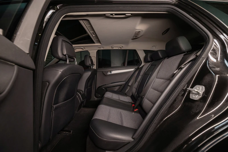 Mercedes-Benz C 180 T* KOMPRESSOR* AVANTGARDE* ПОДГРЕВ* ПАНОРАМА, снимка 12 - Автомобили и джипове - 52815791