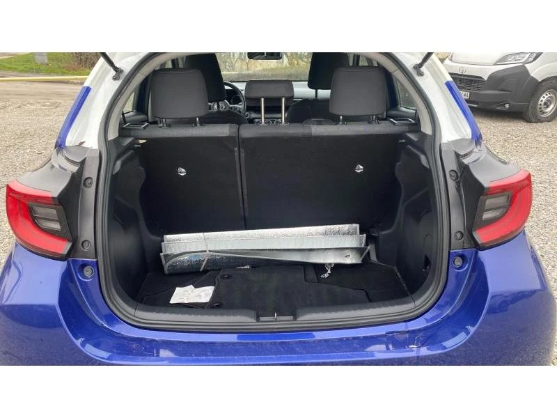 Toyota Yaris  - изображение 10