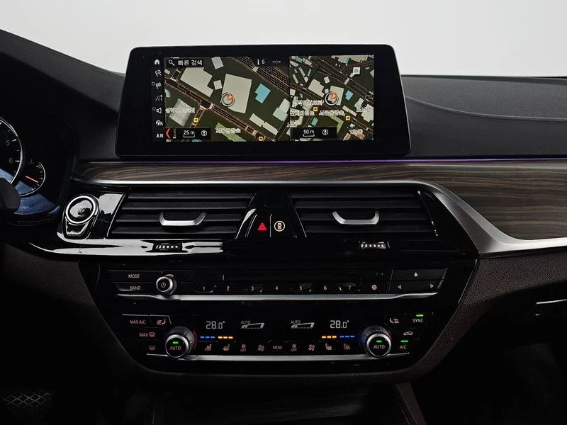 BMW 530 530I Luxury Plus, снимка 14 - Автомобили и джипове - 55505379