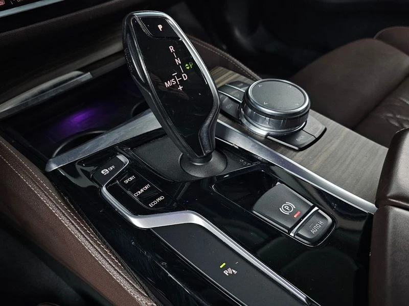 BMW 530 530I Luxury Plus, снимка 12 - Автомобили и джипове - 55505379