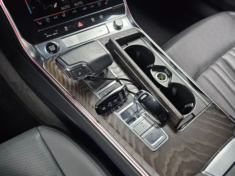 Audi A6 2.0 TFSI - САМО 30% АВАНС, снимка 9 - Автомобили и джипове - 56355464