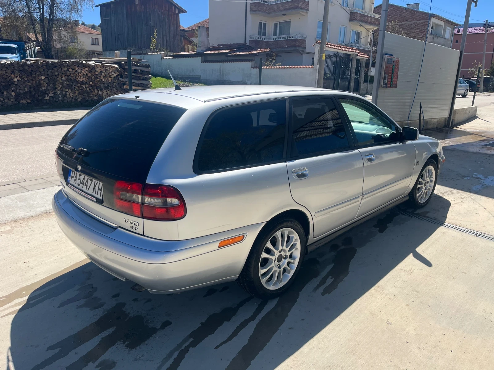 Volvo V40  - изображение 3