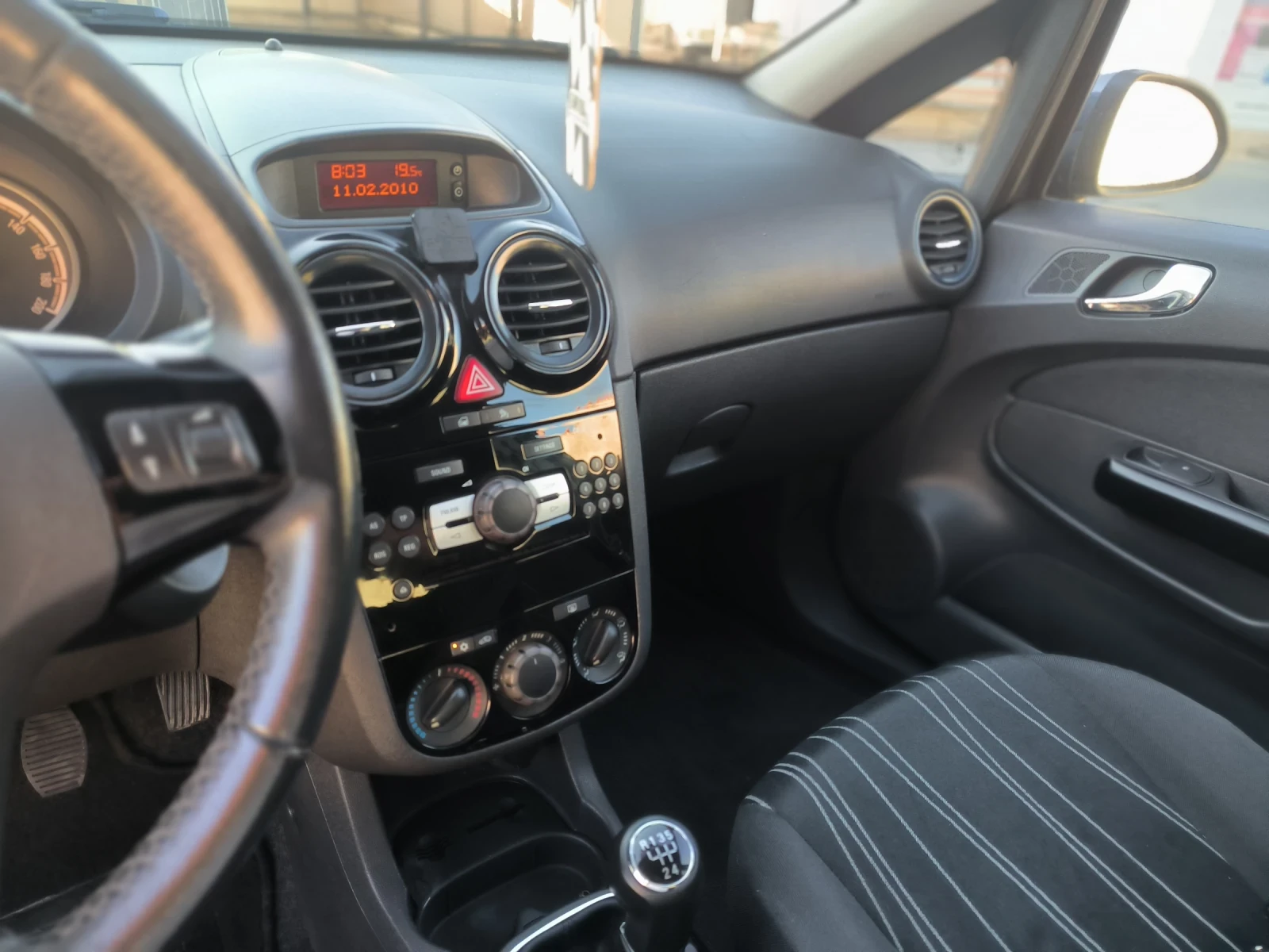 Opel Corsa 1.2 Газ-Бензин  - изображение 8