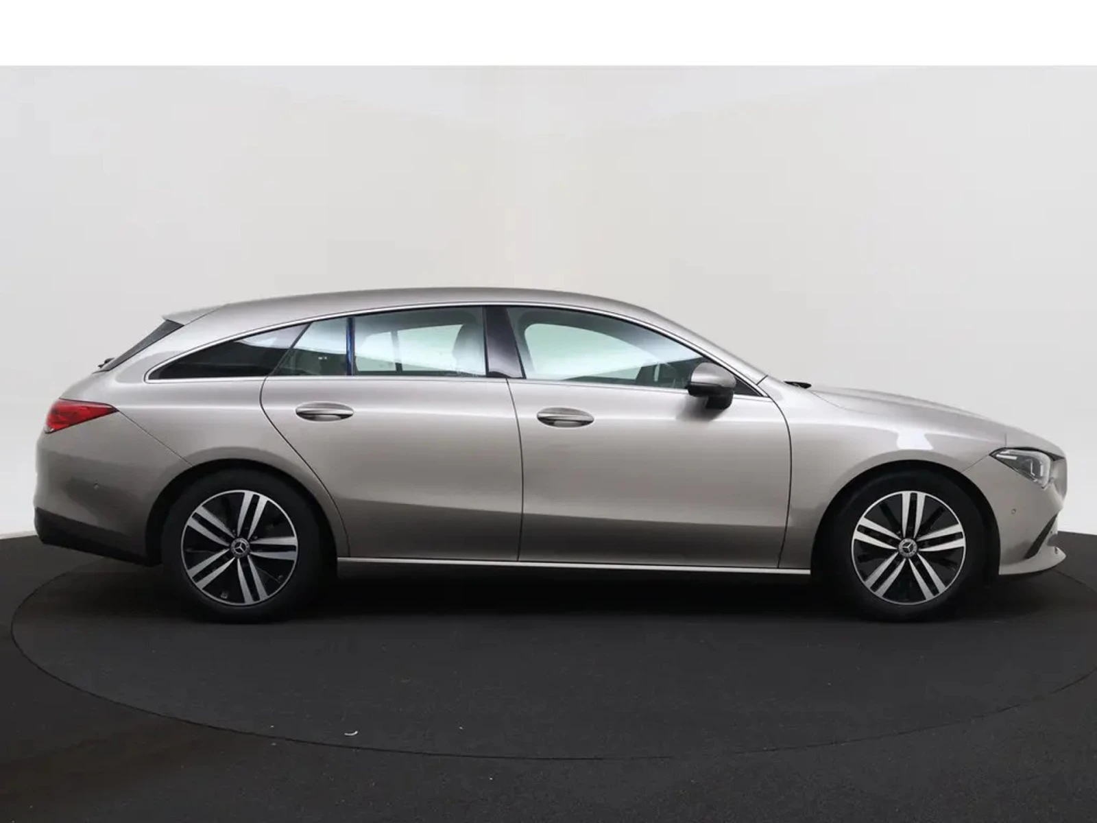 Mercedes-Benz CLA 180 Shooting Brake Luxury * Night* Digital  - изображение 5