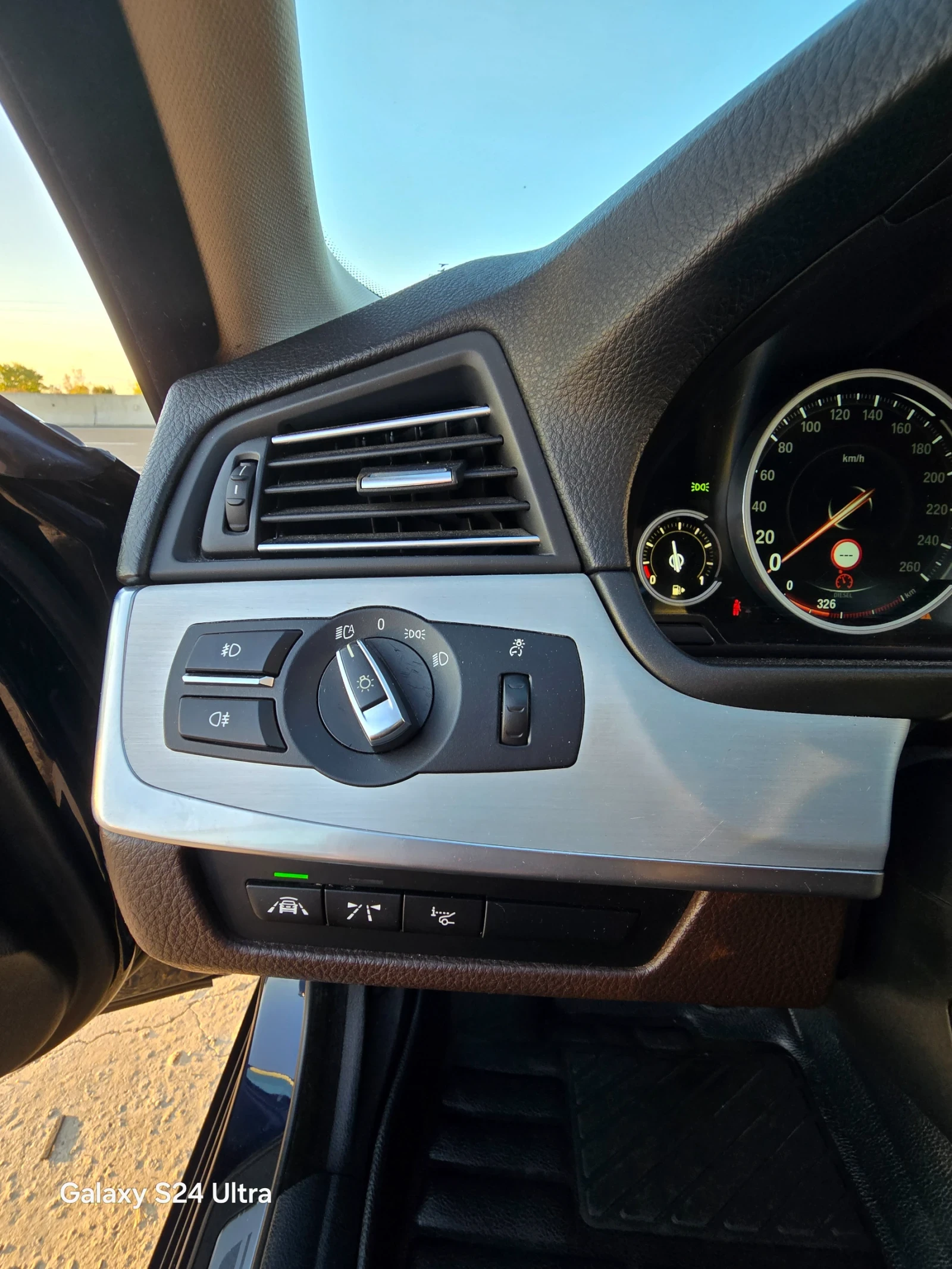 BMW 535 D LUXURY/4x4/HEAD UP/NAVI/PODGREV/MEMO/PANO/FULL | Mobile.bg   12