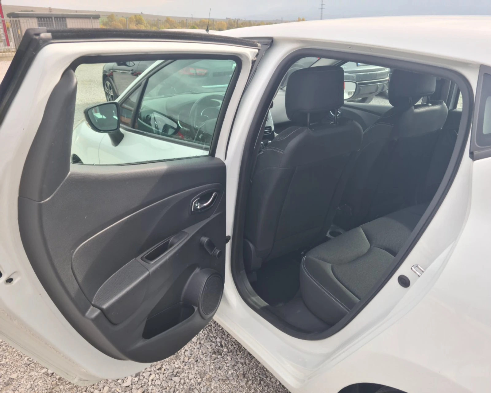Renault Clio  1.5DCI. 75.кс* MOSCHINO* КАМЕРА* NAVI | Mobile.bg — изображение 5