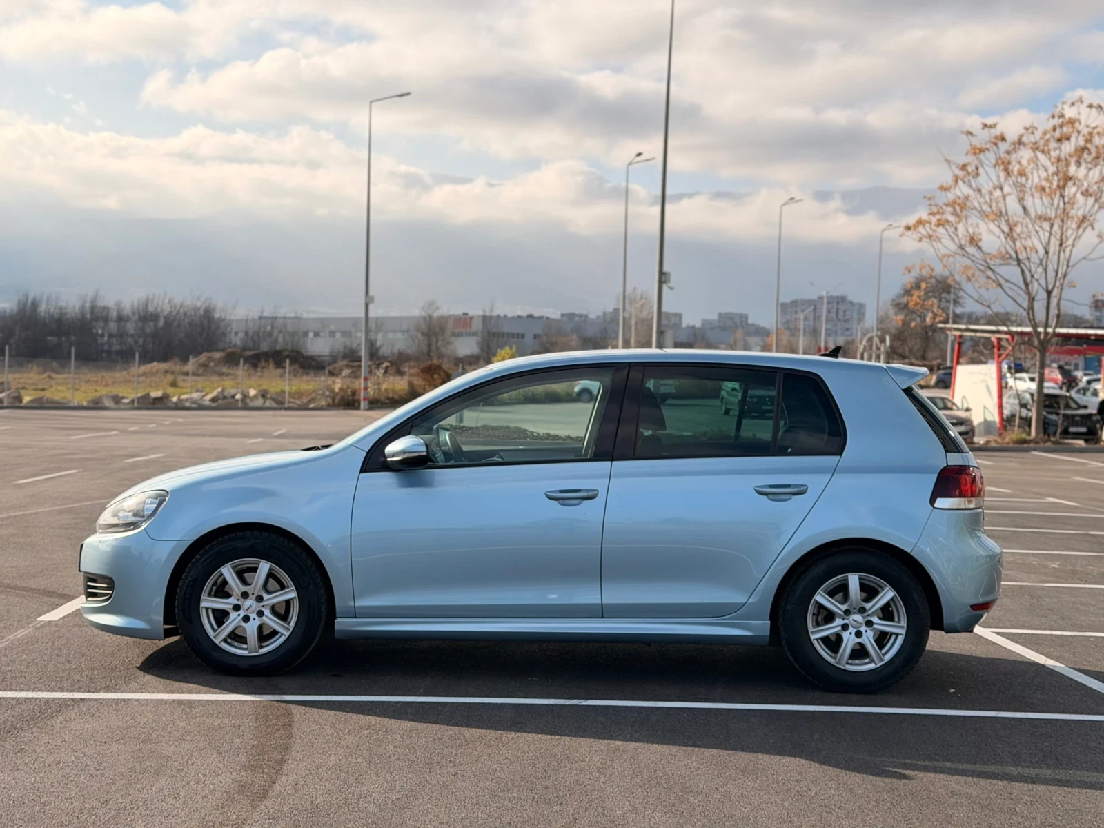 VW Golf 1.6TDi-Sport-сервизна история, Лизинг - изображение 4