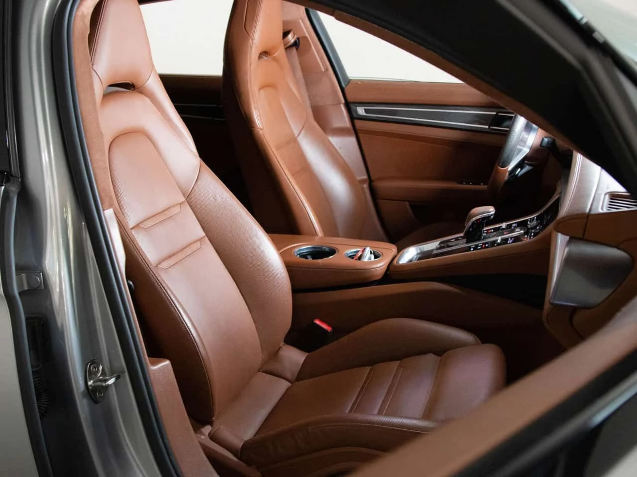 Porsche Panamera GTS  CARFAX, снимка 15 - Автомобили и джипове - 53726092