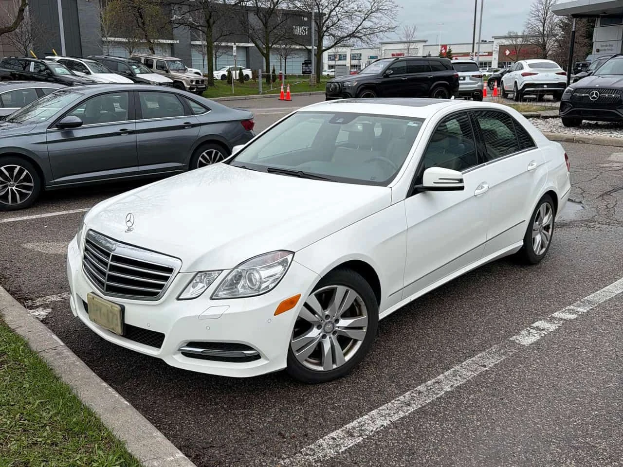 Mercedes-Benz E 300 * CARFAX * ШИБИДАХ * KEYLESS * ПОДГРЕВИ