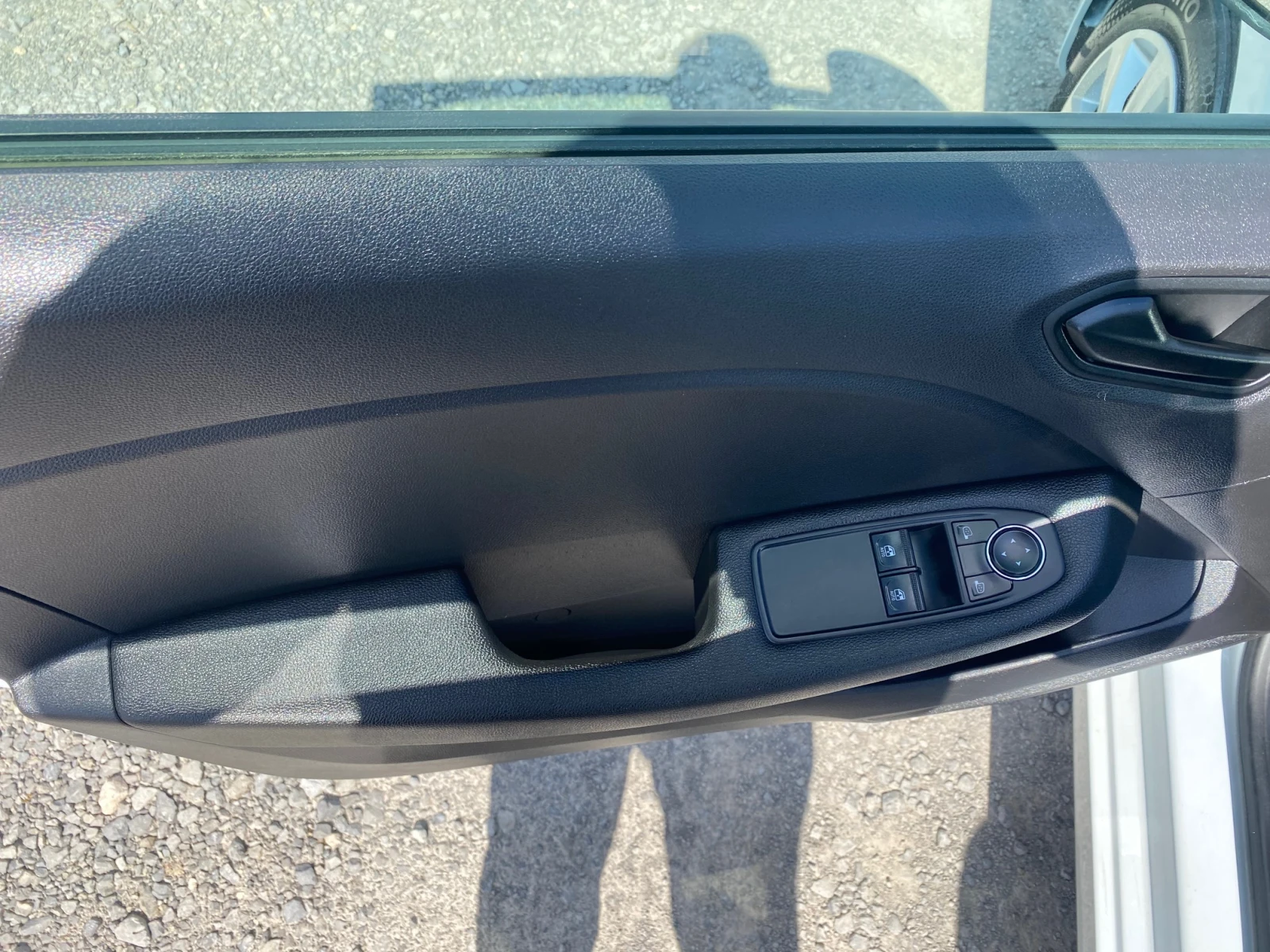 Renault Clio 1.0i Навигация, снимка 9 - Автомобили и джипове - 54609581