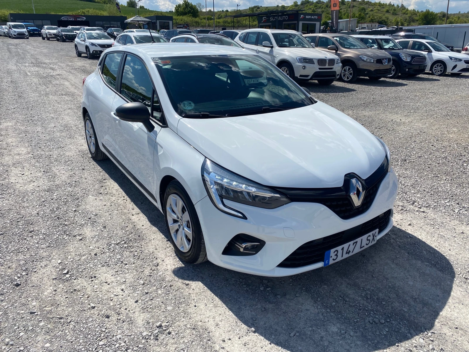 Renault Clio 1.0i Навигация, снимка 3 - Автомобили и джипове - 54609581