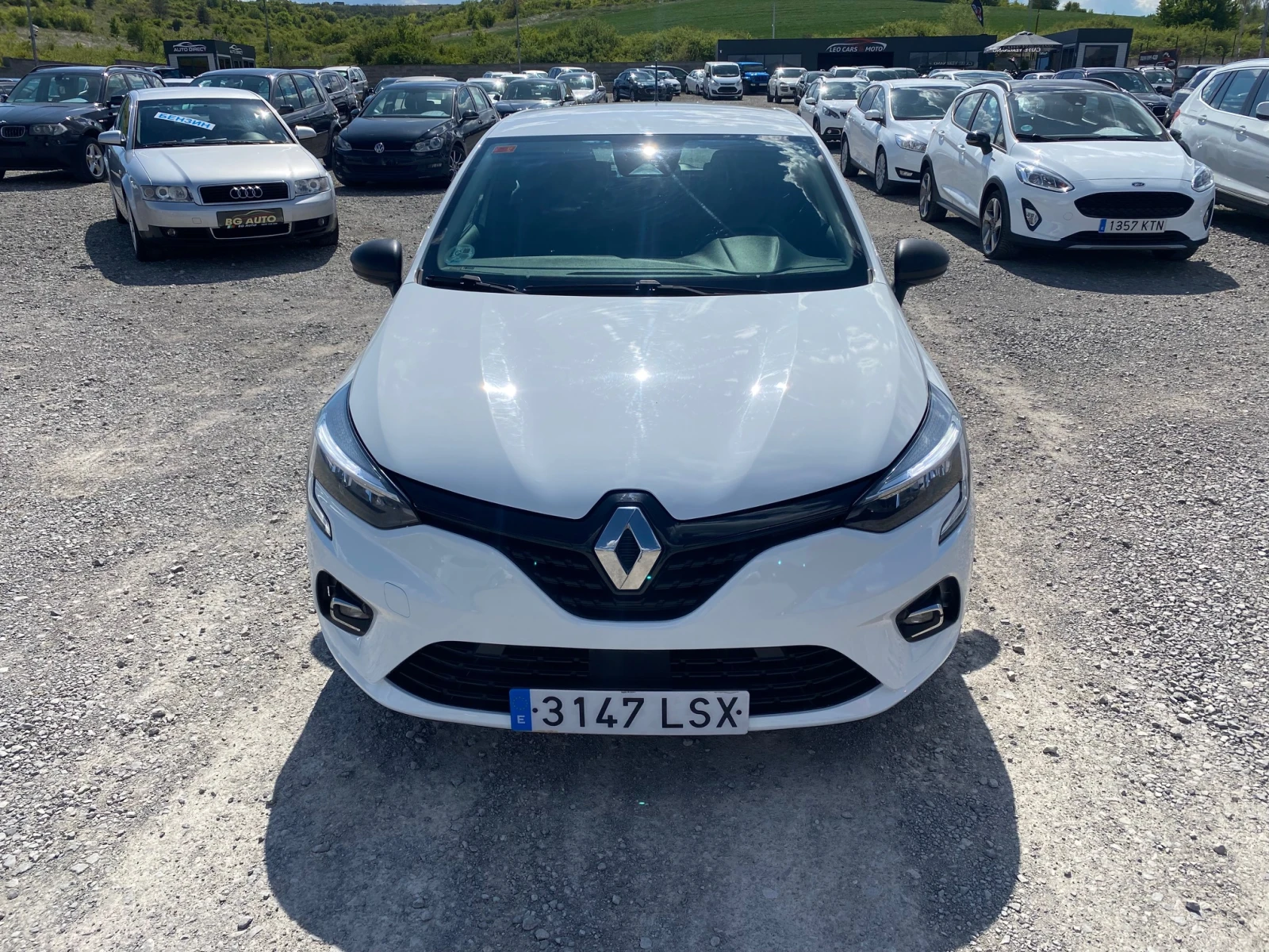 Renault Clio 1.0i Навигация, снимка 2 - Автомобили и джипове - 54609581