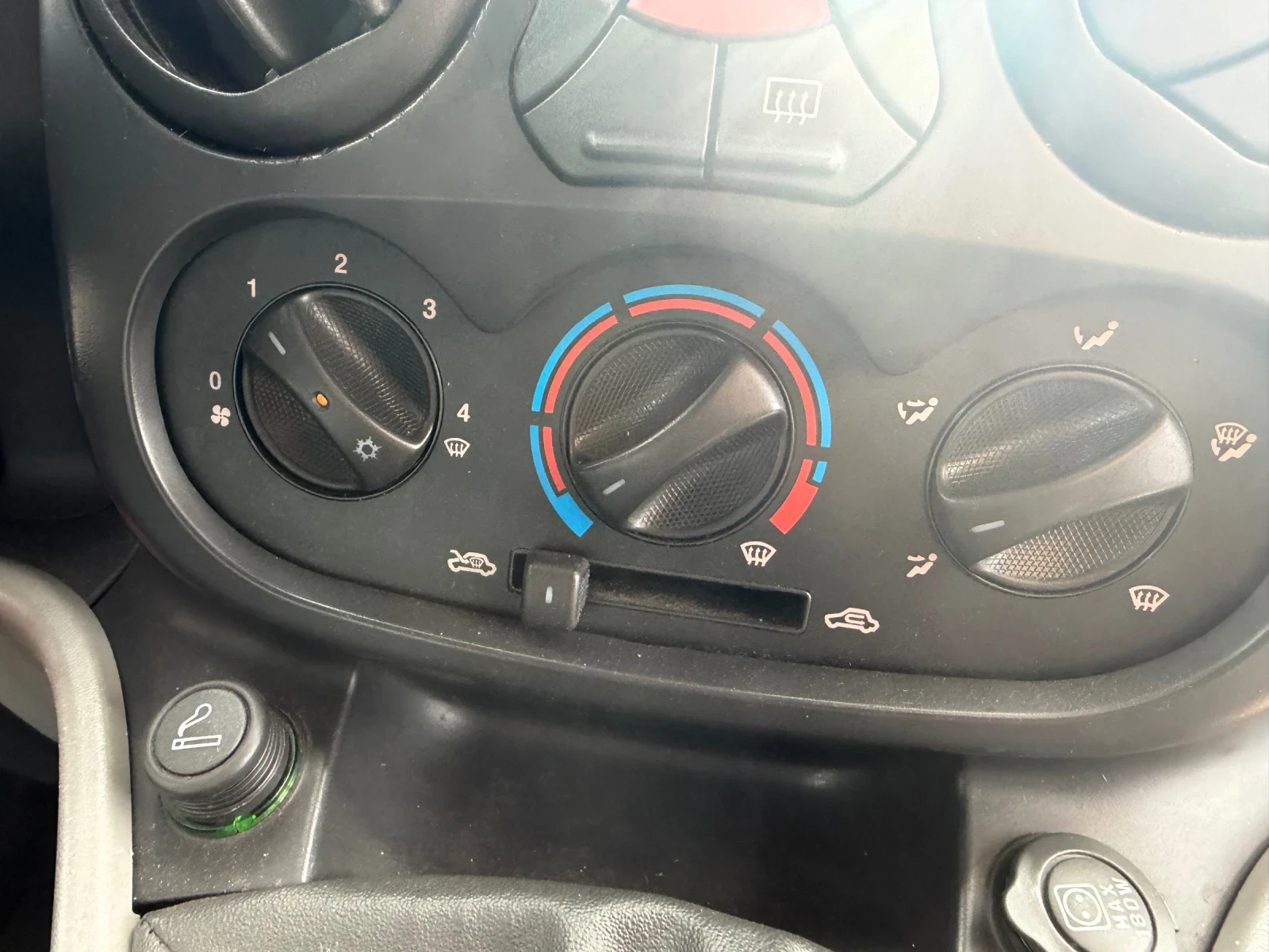 Fiat Doblo 1.9JTD MAXI 120 k.c. КЛИМАТИК, снимка 3 - Автомобили и джипове - 54934278