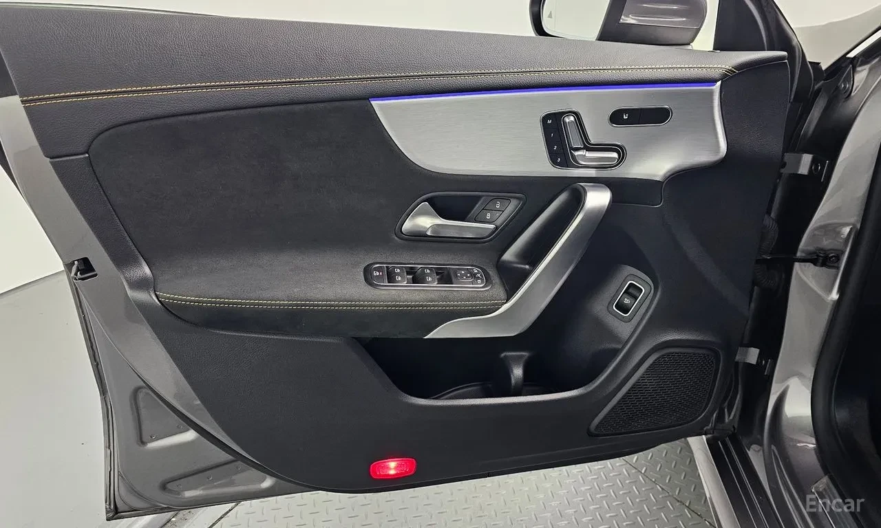 Mercedes-Benz CLA 45 AMG 4MATIC* HUD* Подгрев, снимка 15 - Автомобили и джипове - 55737368