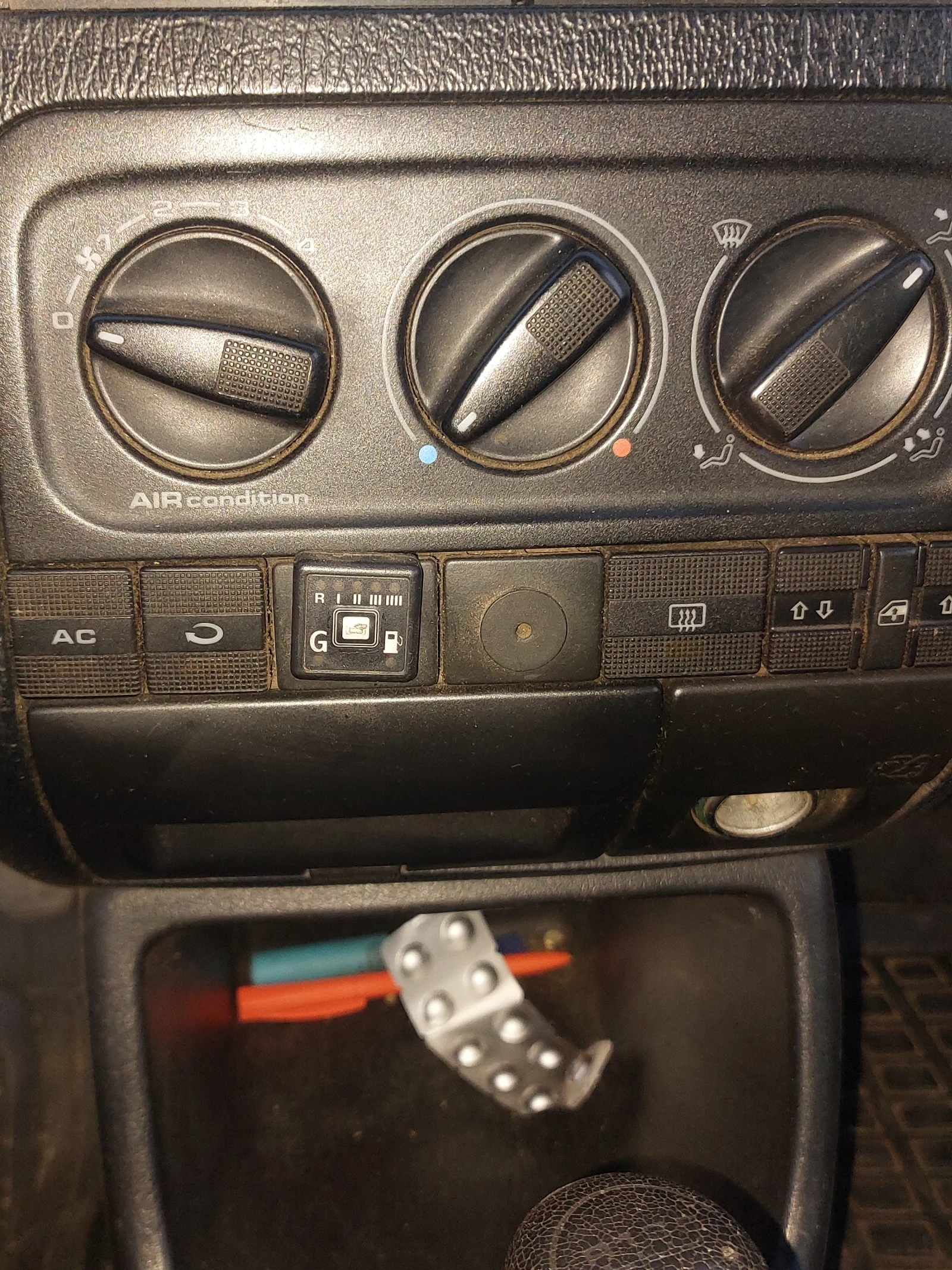 VW Golf 1.6.101.GT, снимка 8 - Автомобили и джипове - 55890490