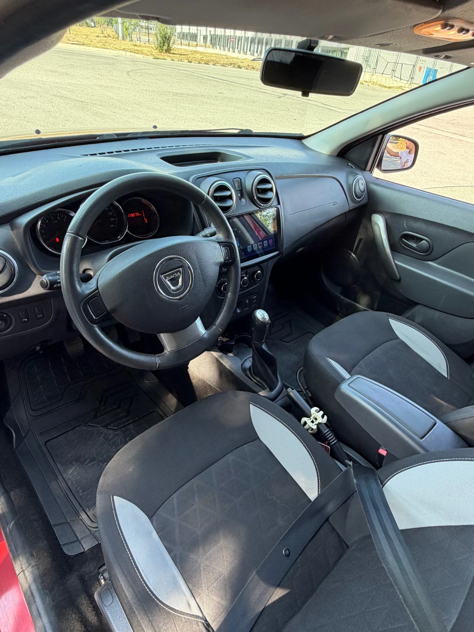 Dacia Sandero Stepway 0.9tce, снимка 14 - Автомобили и джипове - 56024396