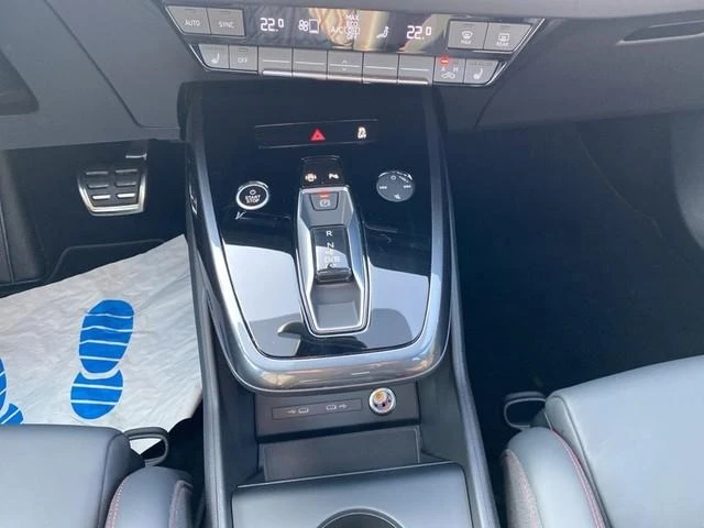 Audi Q4 E-TRON* 40* S-LINE* PANO* DISTR* LED* CARPLAY*  - изображение 10