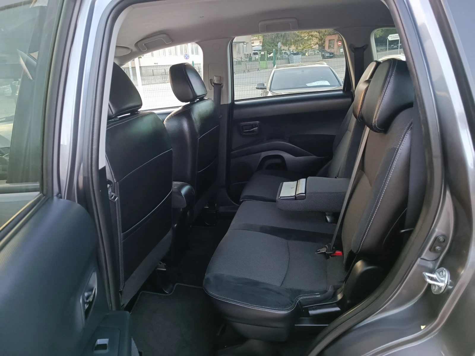 Peugeot 4007 2.4i-170кс-ШВЕЙЦАРИЯ-РЪЧКА-4Х4 - изображение 10