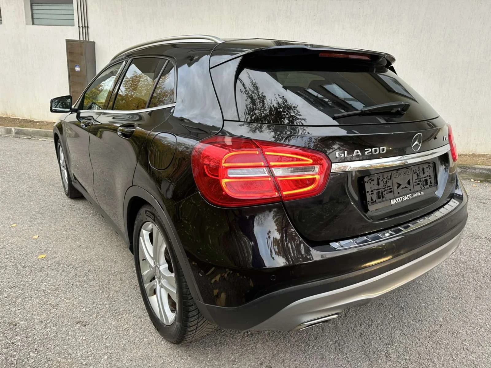 Mercedes-Benz GLA 200 d / ПОДГРЕВ / ПАНОРАМА  - изображение 5