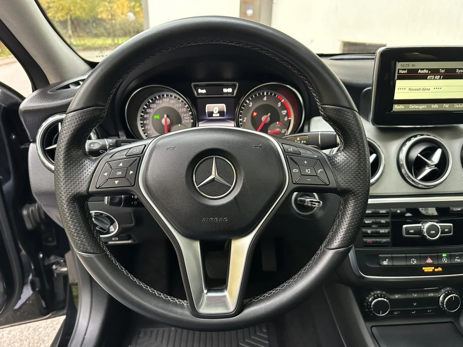 Mercedes-Benz GLA 200 d /  /   | Mobile.bg   14