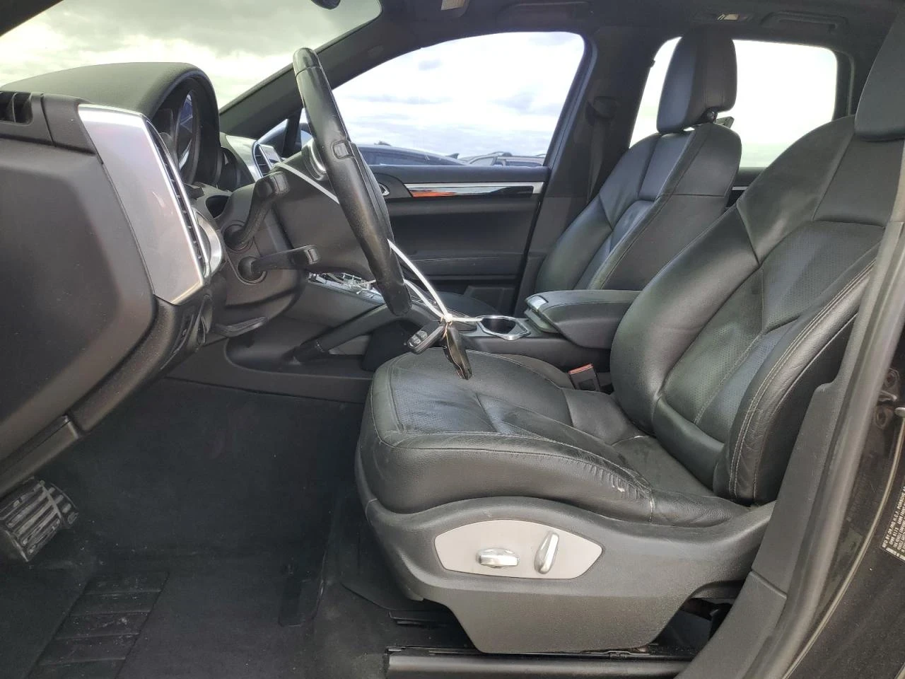 Porsche Cayenne 3.0i - Панорама - Подгрев -Обдухване-ОЧАКВАН ВНОС - изображение 10