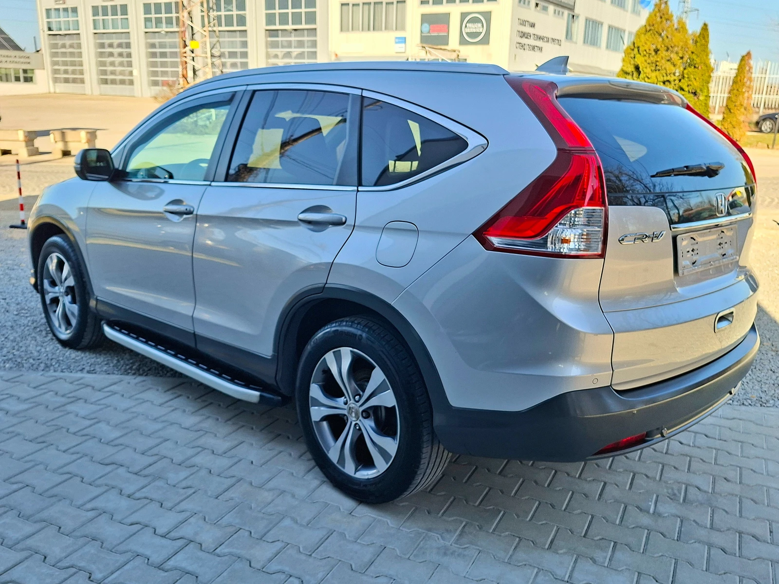 Honda Cr-v 2.2iDTEC 4x4 6ск. ALCANTARA* ПОДГРЕВ* ОБДУХВАНЕ* X, снимка 6 - Автомобили и джипове - 53849873