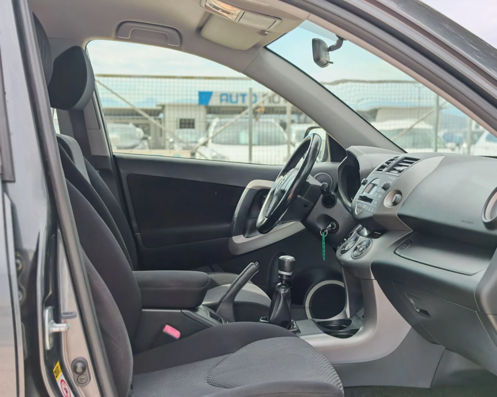Toyota Rav4 2.2 136 К.С. ДИЗЕЛ! 4Х4! , снимка 10 - Автомобили и джипове - 55433674