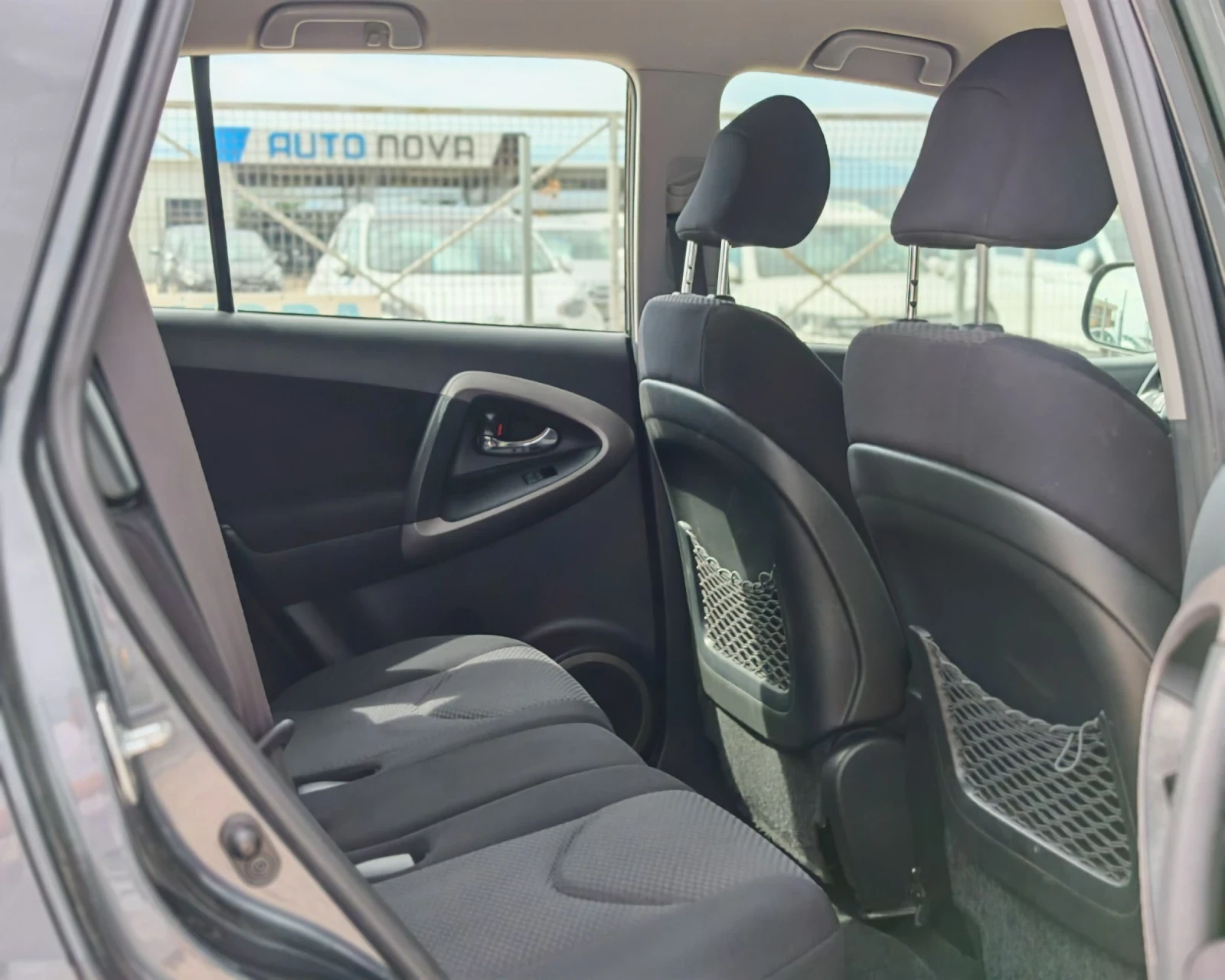 Toyota Rav4 2.2 136 К.С. ДИЗЕЛ! 4Х4! , снимка 12 - Автомобили и джипове - 55433674