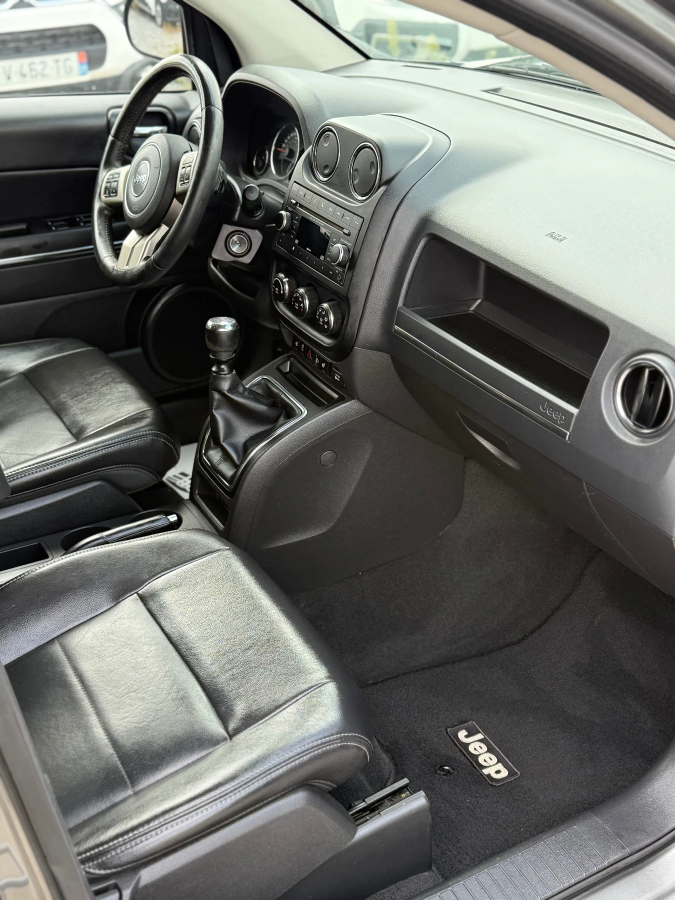 Jeep Compass 2.2 LIMITED, снимка 7 - Автомобили и джипове - 56227536