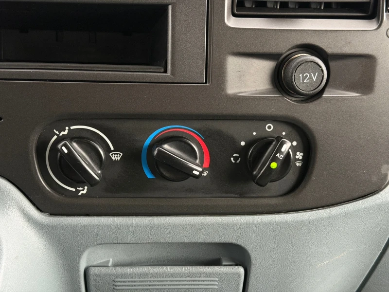 Ford Transit 2.4TDCi 100к.с * Климатик* * ИТАЛИЯ* , снимка 16 - Бусове и автобуси - 53572547