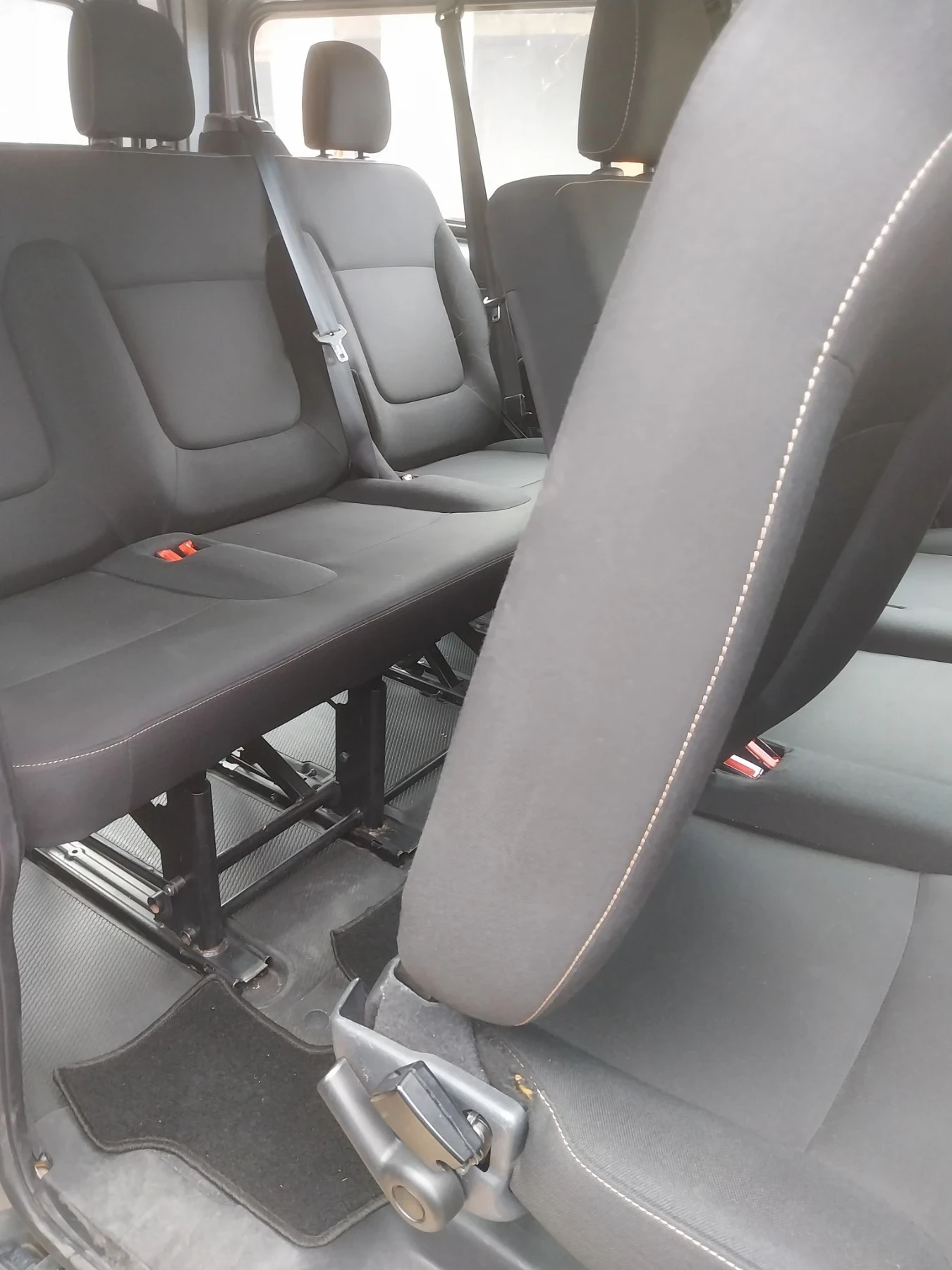 Renault Trafic 1.6dci 125kh, снимка 12 - Бусове и автобуси - 56647436