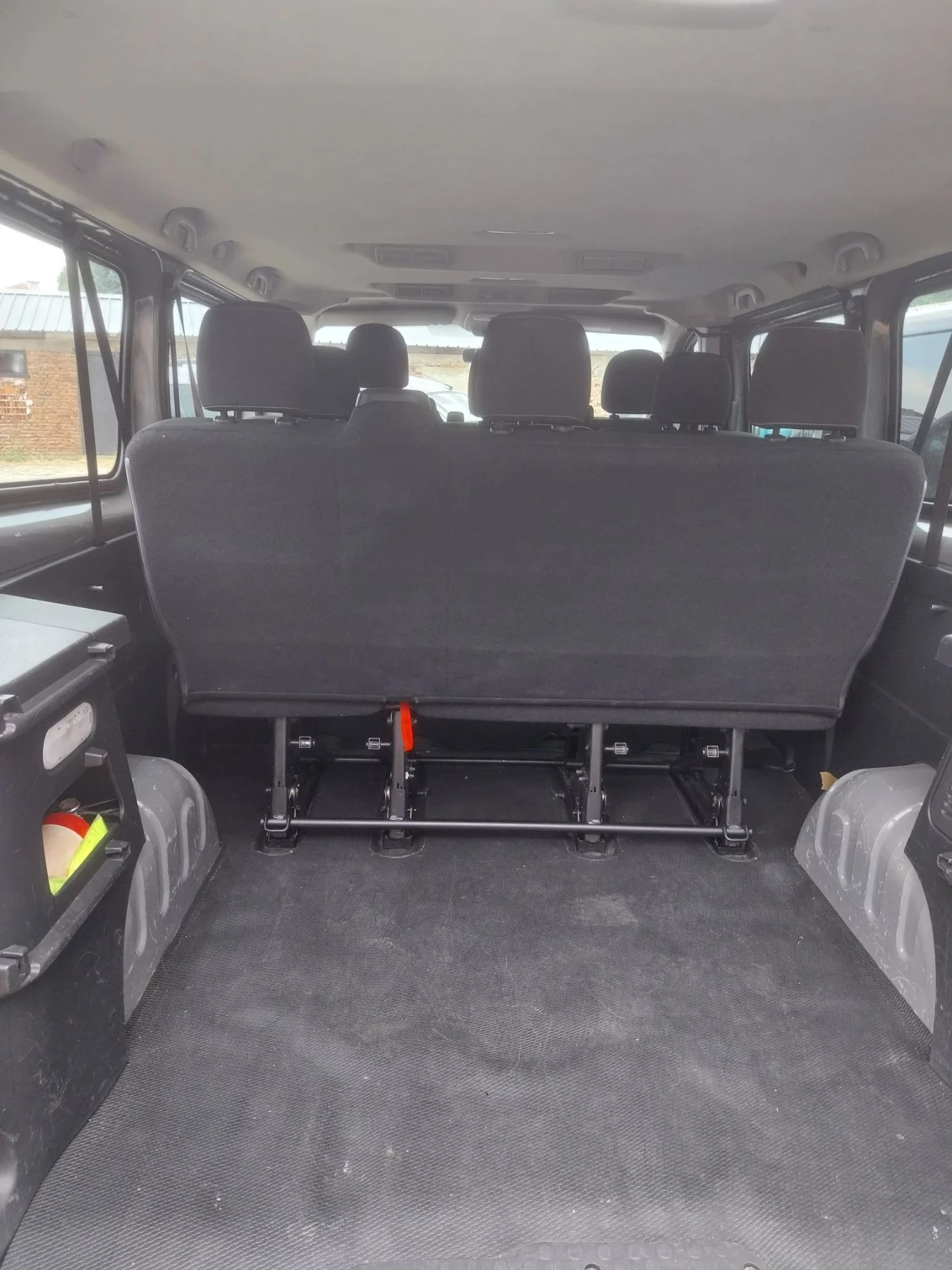 Renault Trafic 1.6dci 125kh, снимка 10 - Бусове и автобуси - 56647436