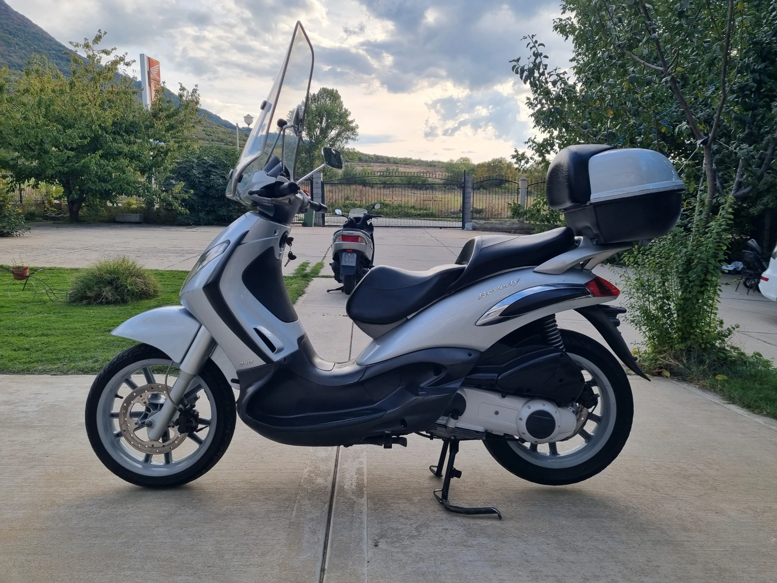 Piaggio Beverly 250 - изображение 4