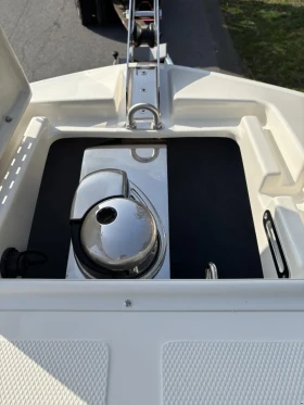 Лодка Bayliner C21, снимка 6
