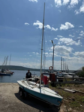 Ветроходна лодка Albica Laser 2 regata , снимка 4 - Воден транспорт - 53245277