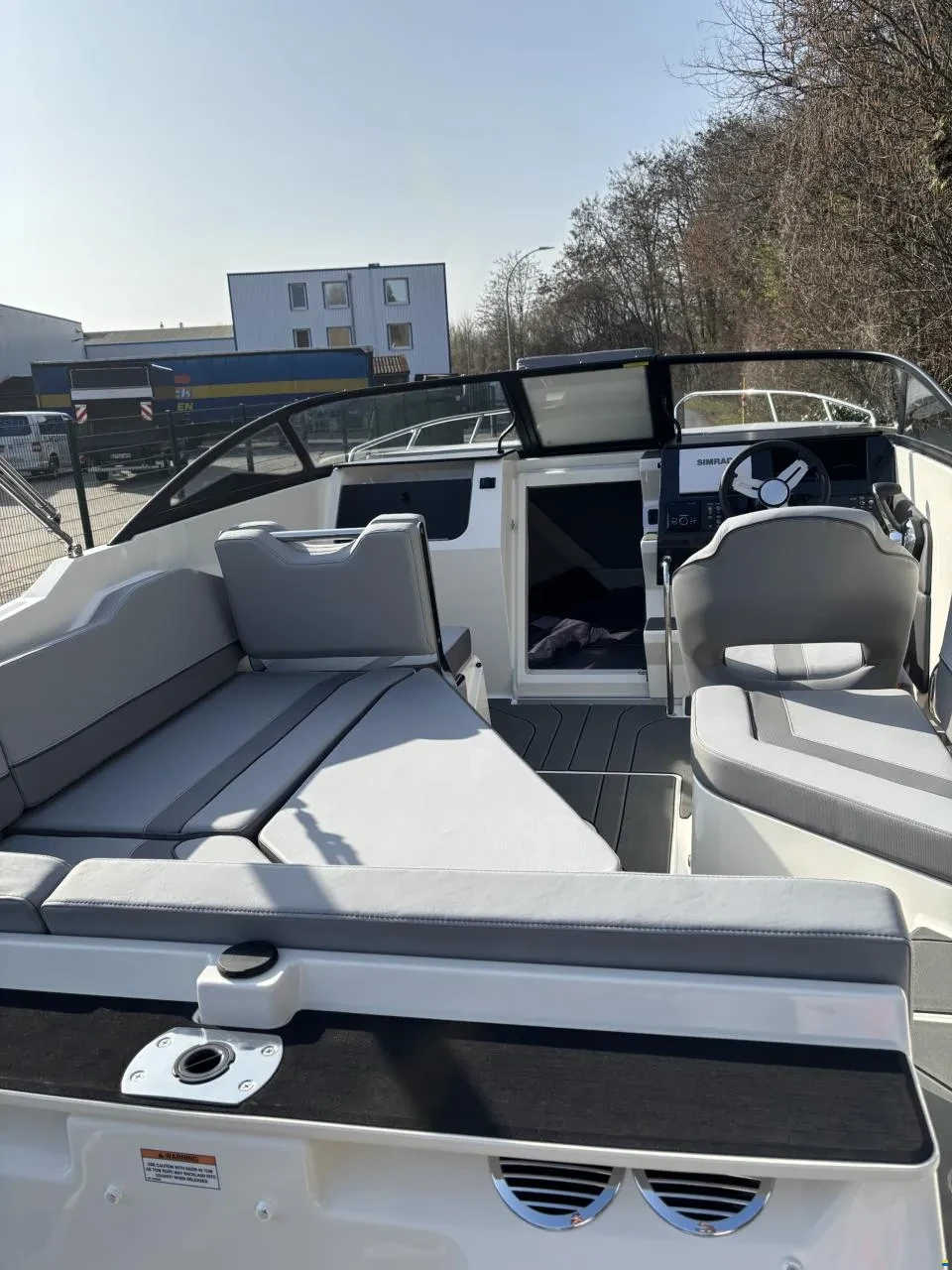 Лодка Bayliner C21, снимка 14 - Воден транспорт - 54681637
