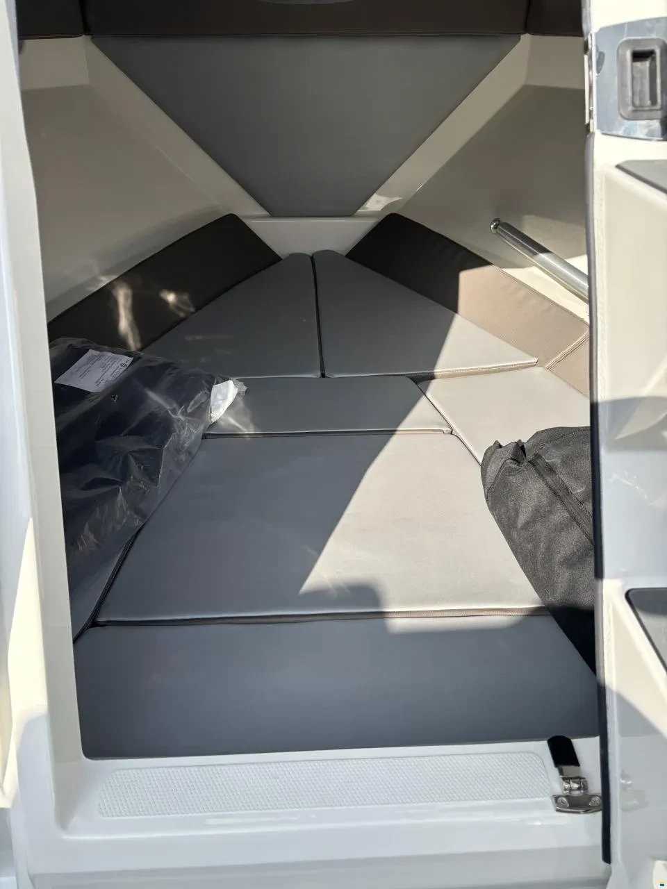 Лодка Bayliner C21, снимка 17 - Воден транспорт - 54681637
