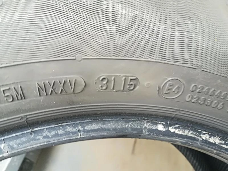 Гуми Зимни 215/60R16, снимка 6 - Гуми и джанти - 23632388