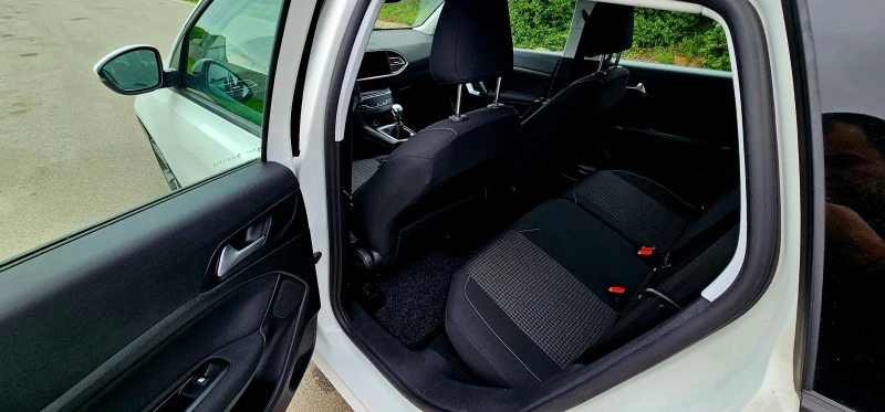 Peugeot 308 1.5  , снимка 9 - Автомобили и джипове - 50218572