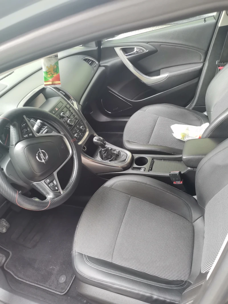 Opel Astra 1.7, снимка 4 - Автомобили и джипове - 51306320