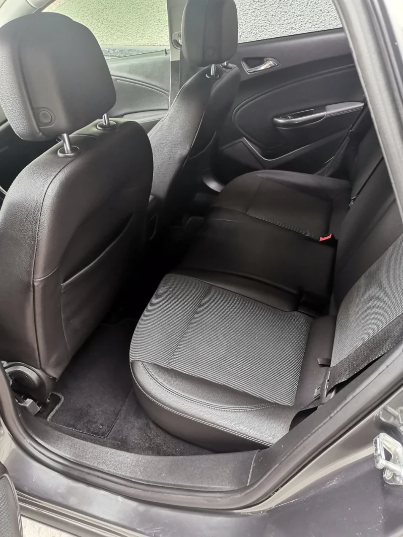 Opel Astra 1.7, снимка 3 - Автомобили и джипове - 51306320