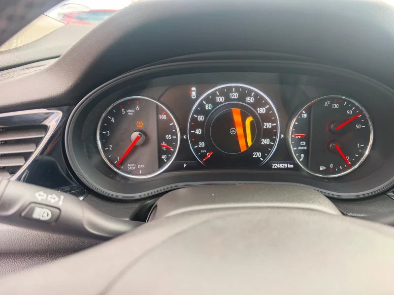 Opel Insignia 1.6cdti avtomat , снимка 11 - Автомобили и джипове - 52168605